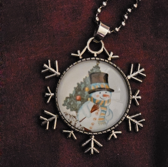 4 Christmas Necklaces 🎄NEW - Picture 5 of 6